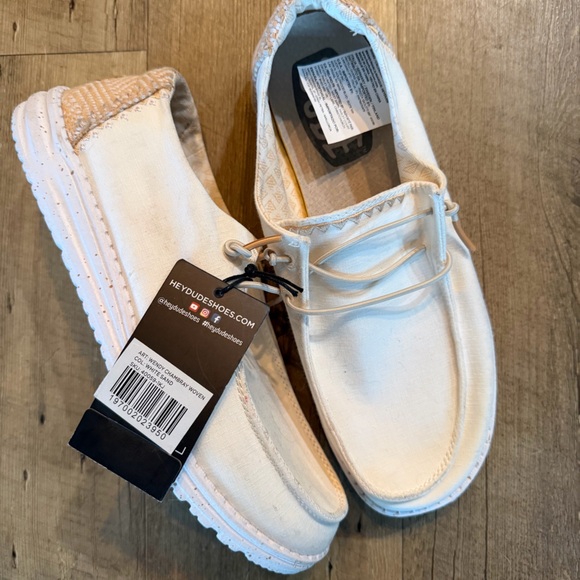 Hey Dude Shoes - NWT Hey Dude Wendy Chambray Woven | White Sand